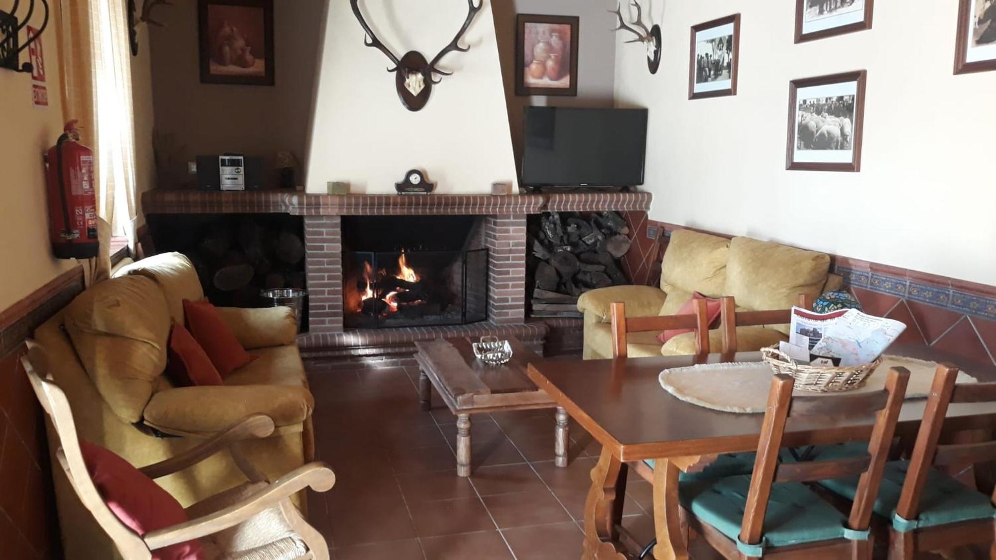 Casa Rural La Dehesilla Казалла де ла Сиерра Экстерьер фото
